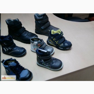 Продам демисезонную обувь для мальчиков в Красноярске